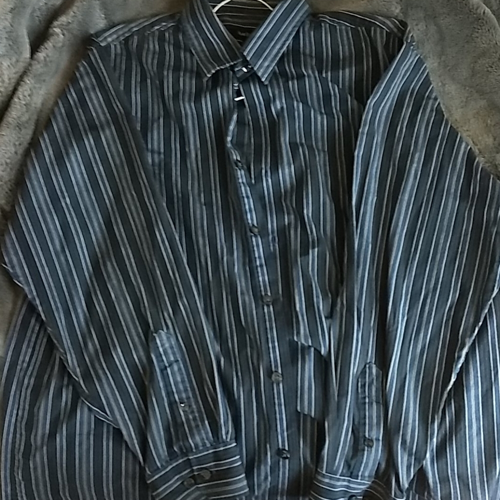 VanHuesen Dress Shirt- Crisp and Classy